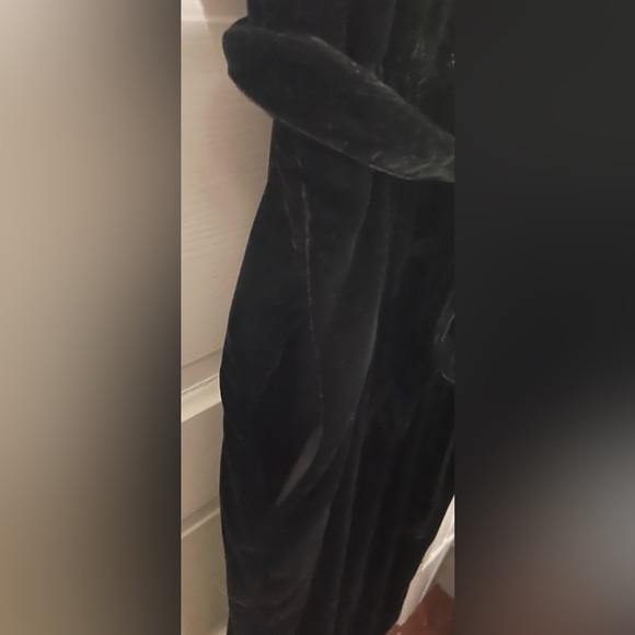 NWT Gap Black Velvet Jumpsuit - Picture 4 of 8